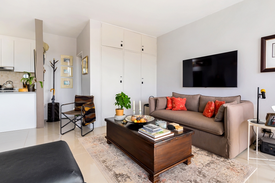 To Let 1 Bedroom Property for Rent in Green Point Western Cape